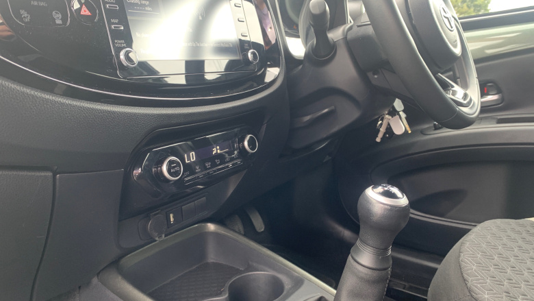 Toyota Aygo X 1.0 VVT-i Edge 5dr Petrol Hatchback